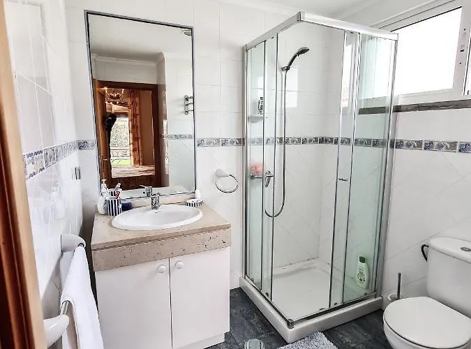 Вилла Quinta Do Ribeiro Salgado's House Порту-Санту