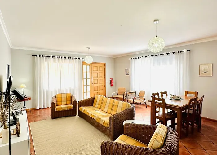 Вилла Quinta Do Ribeiro Salgado's House Порту-Санту